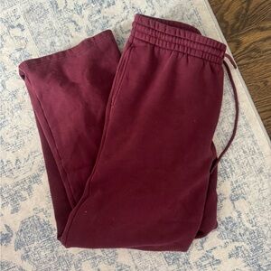 Aritzia Boyfriend Fit Sweatfleece in Deep Red